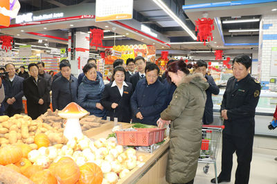 市區主要領導帶隊檢查春節前食品安全保障工作