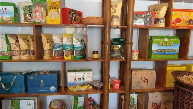 荷塘、精品民宿…安康這個村夏日好風光! || 文明安康